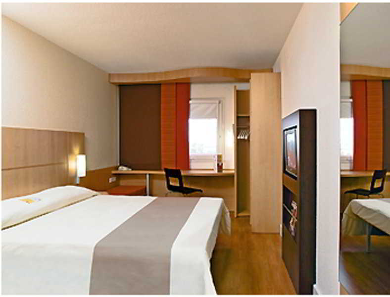 Ibis Airport - An Accor Brand Bombaj